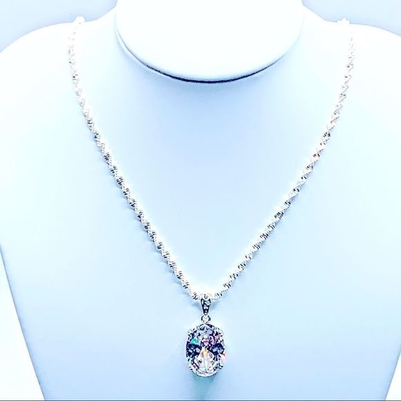 NEW! SPARKLING AUSTRIAN EMERALD CUT OVAL WHITE AUSTRIAN CRYSTAL - 925 SILVER - Picture 5 of 15